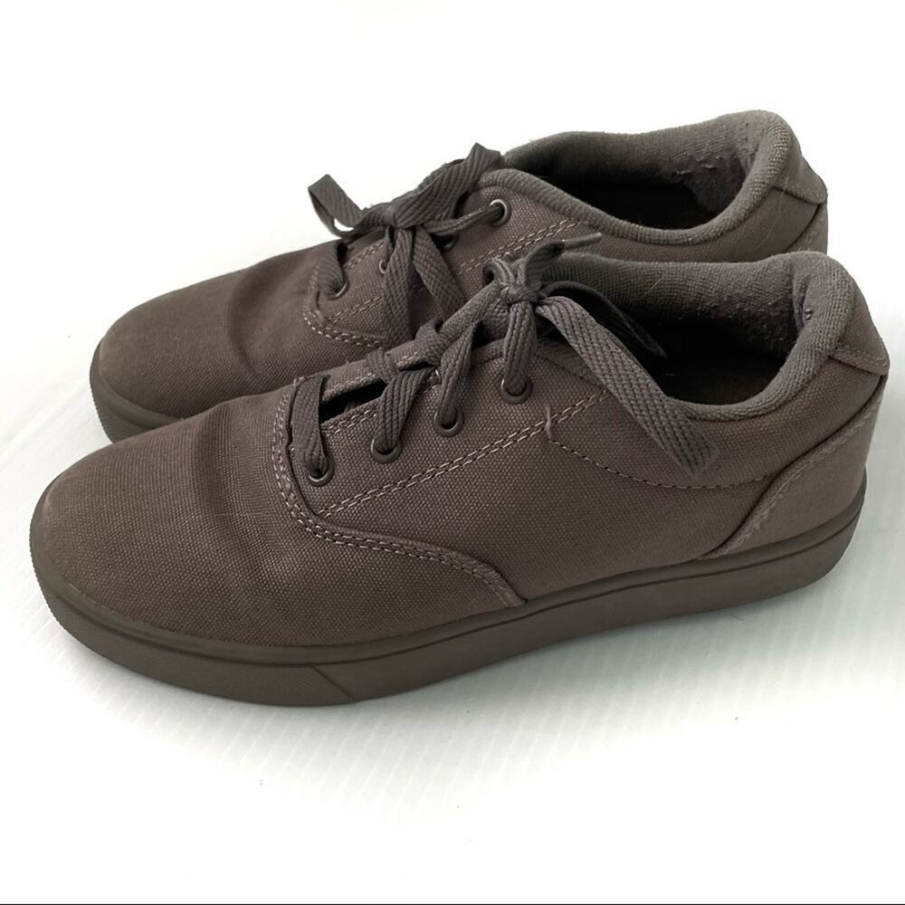 Heelys kids grey sneakers with wheels kids size 6Y